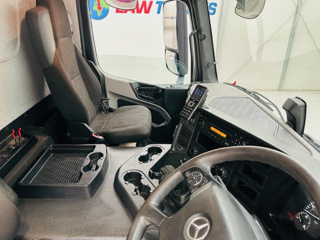 Mercedes Actros 1824 Day Cab Curtainsider