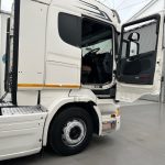 Scania R450 6×2 Rear Lift Highline Tractor Unit PTO - thumbnail