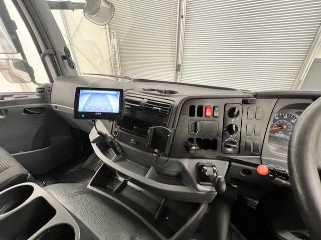Mercedes Axor 1824 Day Cab Fridge Box