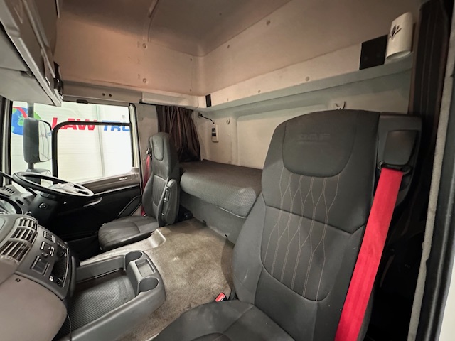 DAF CF 260 Sleeper Cab Curtainsider