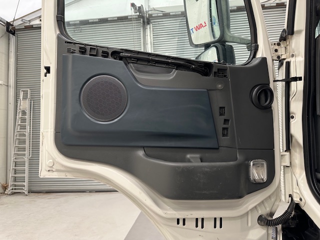 Volvo FM 330 6×4 Day Cab Cement Mixer