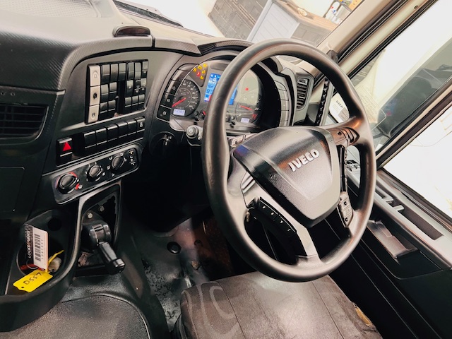 Iveco Stralis 310 AT Euro 6 6×2 Box Van