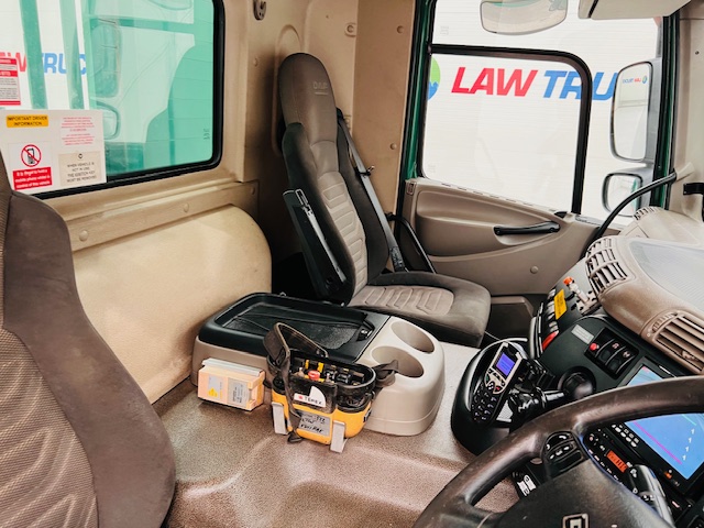 DAF CF75 310 Rear Lift Day Cab Dropside Brick Grab