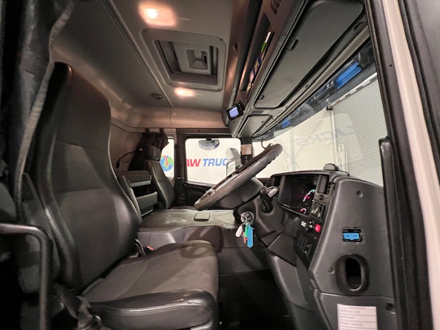 Scania P250 4×2 Sleeper Cab Fridge Box