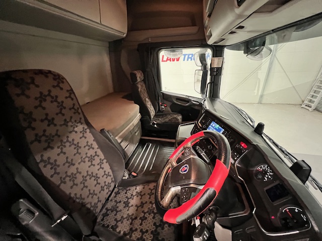 Scania R450 6×2 Midlift Tractor Unit