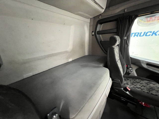 Scania S450 6×2 Midlift Highline Tractor Unit