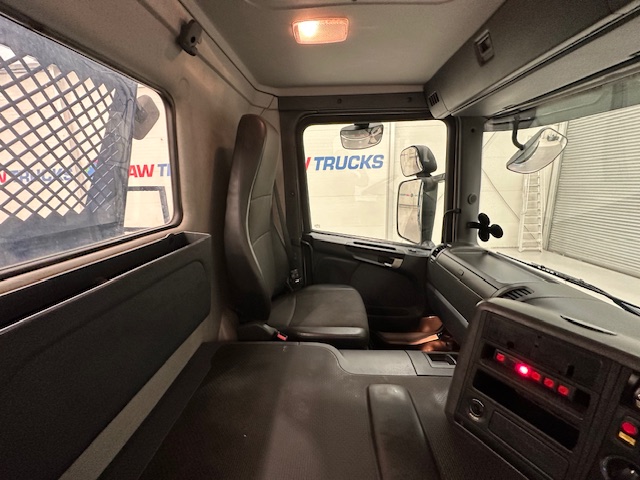Scania P250 4×2 Day Cab Skip Loader