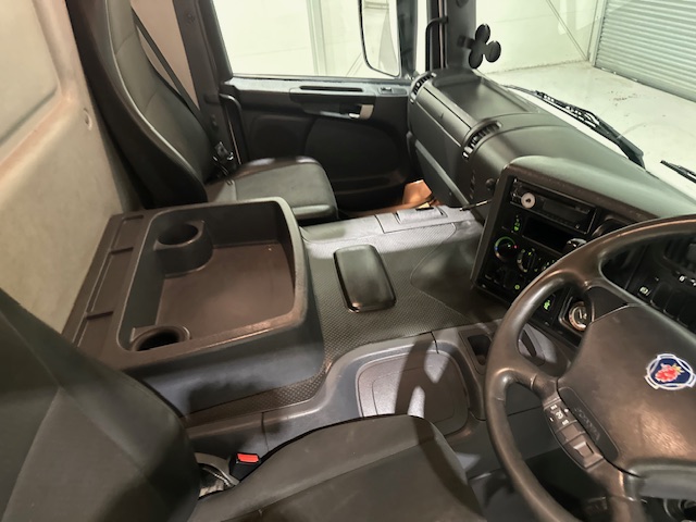 Scania P280 6×2 Rear Lift Day Cab Fridge Box
