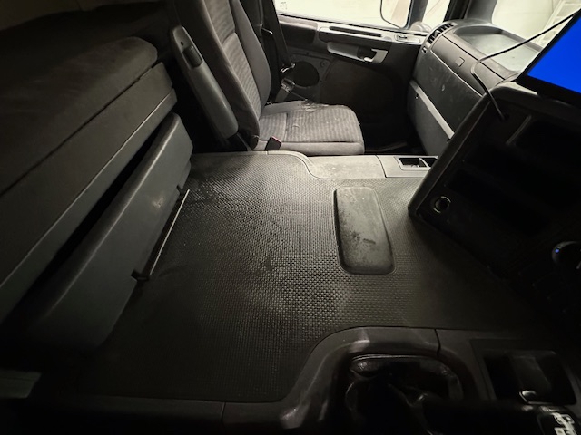 Scania P420 8×4 Sleeper Cab Vacuum Tanker