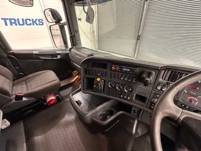 Scania R450 6×2 Rear Lift Highline Tractor Unit PTO