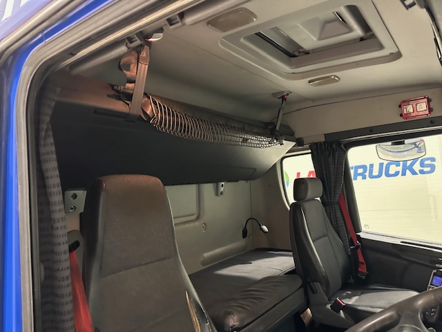Scania R420 6×2 Rear Lift Brick Grab Drawbar