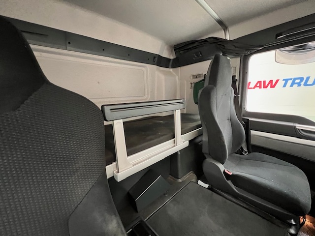 MAN TGS 26.320 6×2 Sleeper Cab Insulated Box Van