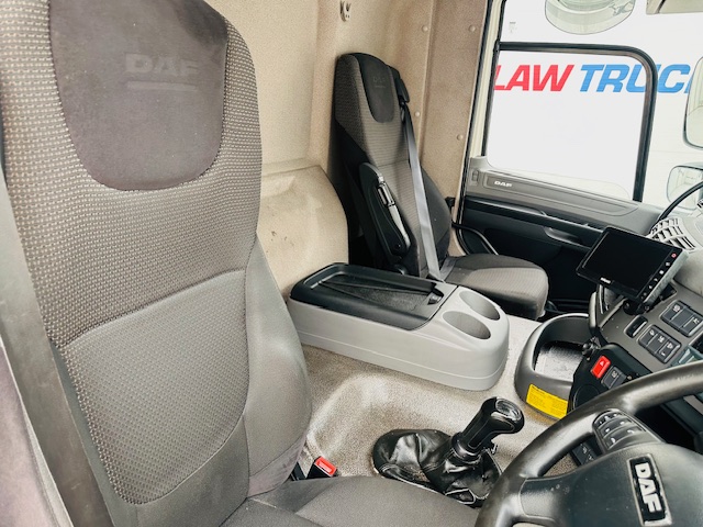 DAF CF 290 6×2 Rear Steer Fridge Box