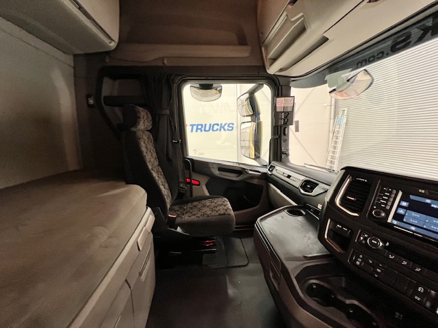 Scania S450 6×2 Midlift Highline Tractor Unit