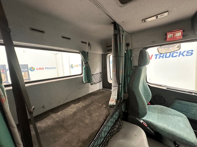 Volvo FM12 340 Rear Lift Sleeper Beavertail