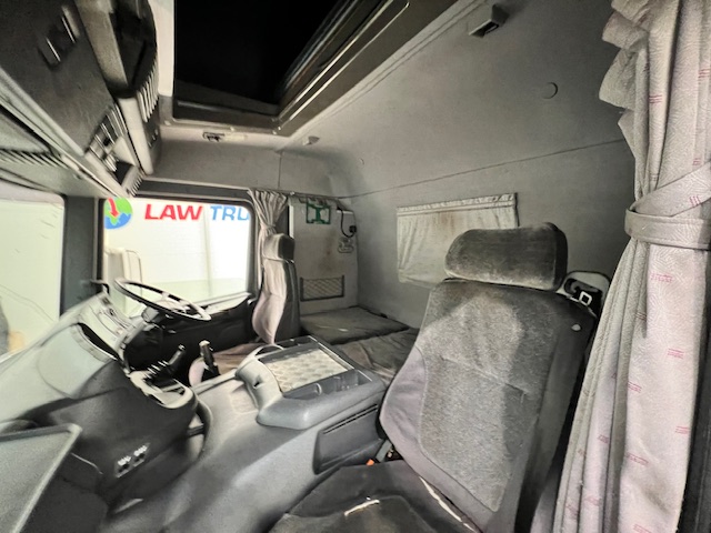 Scania P94 220 4×2 Sleeper Cab Box Van Manual
