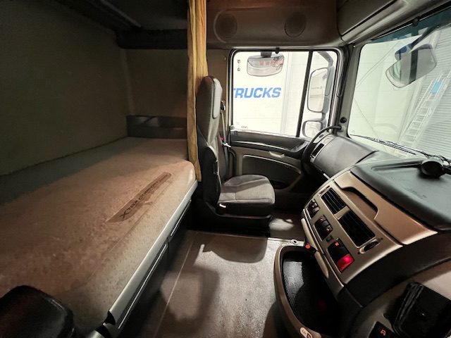 DAF XF105 460 6×2 Super Space Cab Tractor Unit