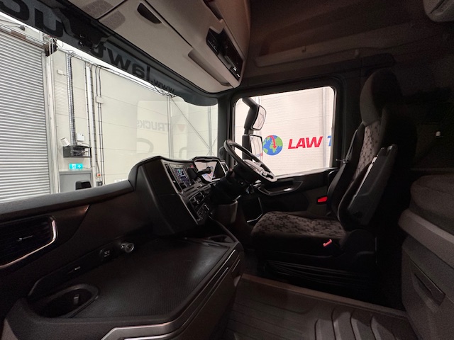 Scania R450 6×2 Midlift Highline Tractor Unit
