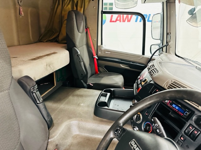 DAF CF75 310 6×2 Rear Lift Sleeper Cab Curtainsider