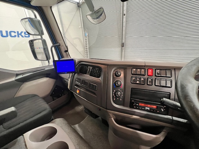 DAF LF 180 Day Cab Dropside with Tail Lift