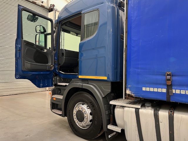 Scania G440 6×2 10 Tyre Sleeper Cab Curtainsider