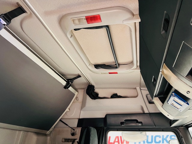 MAN TGS 26.340 6×2 Rear Steer Curtainsider