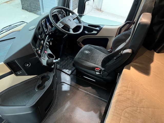 Mercedes Actros 2545 6×2 Midlift Tractor Unit