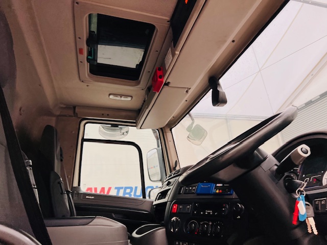 DAF CF 330 6×2 Rear Lift Fridge Box