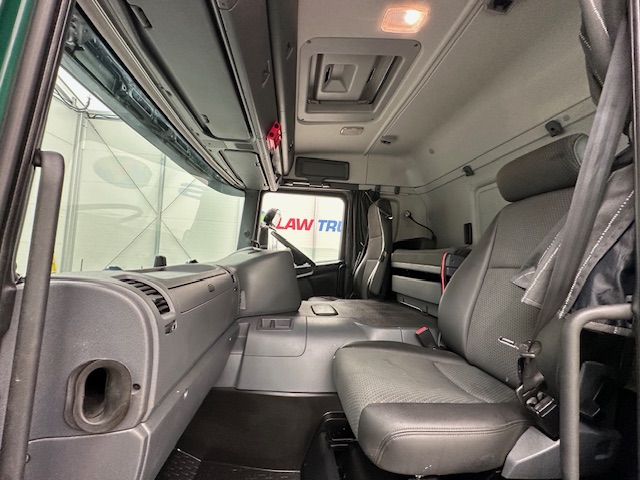 Scania P250 4×2 Sleeper Cab Box Van