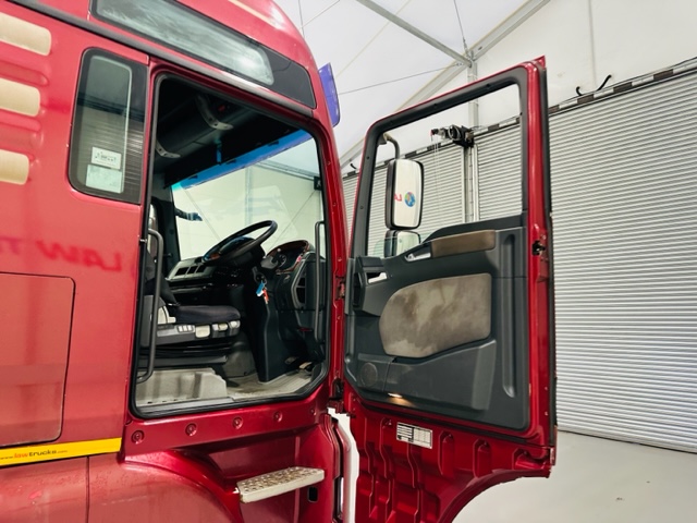 MAN TGA 18.480 XXL 4×2 Tractor Unit