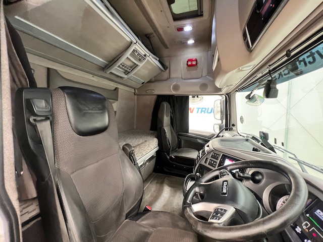 DAF XF 460 4×2 Super Space Cab Tractor Unit