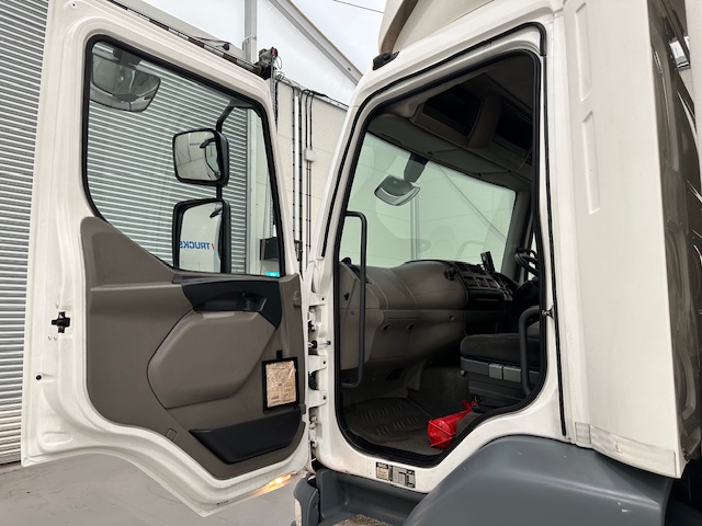 DAF  LF55 220 Day Cab Fridge Box