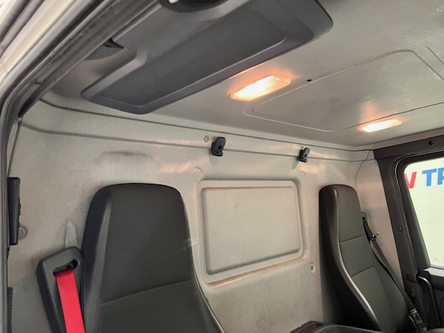 Scania P280 6×2 Rear Lift Day Cab Fridge Box