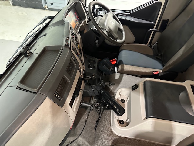 Volvo FL 240 4×2 Day Cab Box Van
