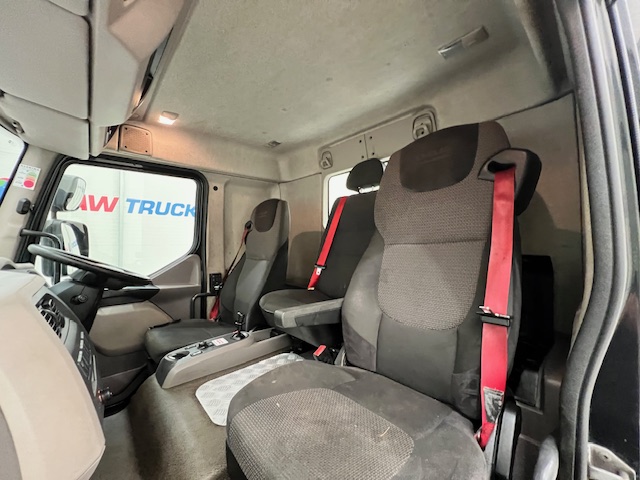 DAF LF 260 4×2 Rest Cab Tractor Unit