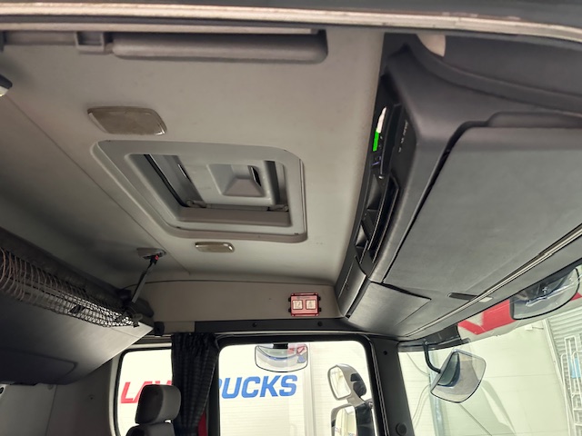 Scania R420 6×2 Rear Lift Brick Grab Drawbar