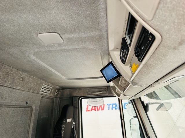 Iveco Stralis 310 AT 6×2 Box Van