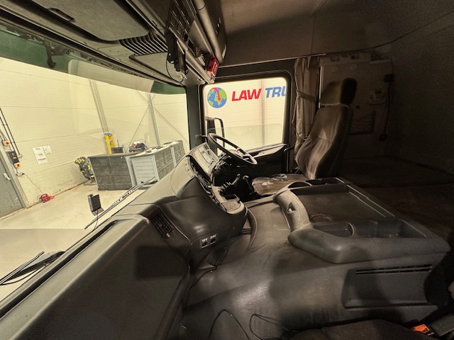 Scania P94 230 Sleeper Cab Curtainsider