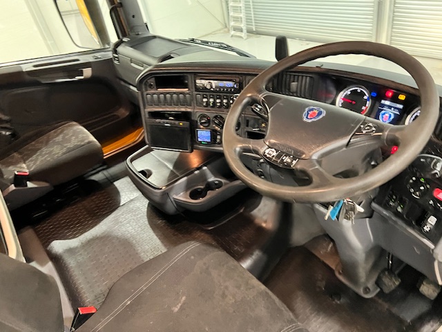 Scania R450 6×2 Rear Lift Tractor Unit PTO