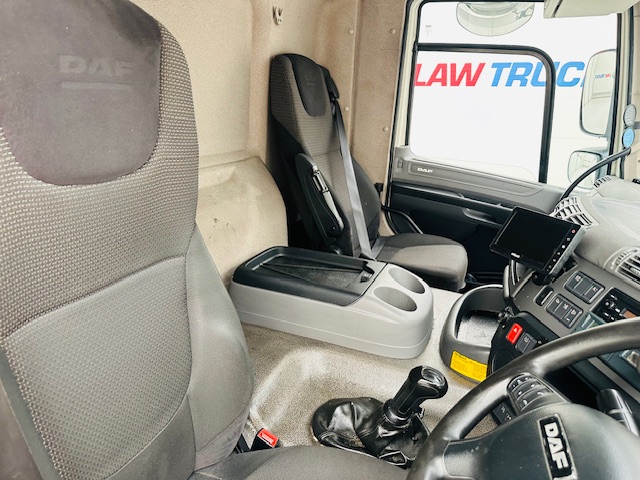 DAF CF 290 6×2 Rear Steer Fridge Box