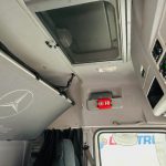 Mercedes 2543 6×2 10 Tyre Rear Lift Sleeper Cab Box Van - thumbnail
