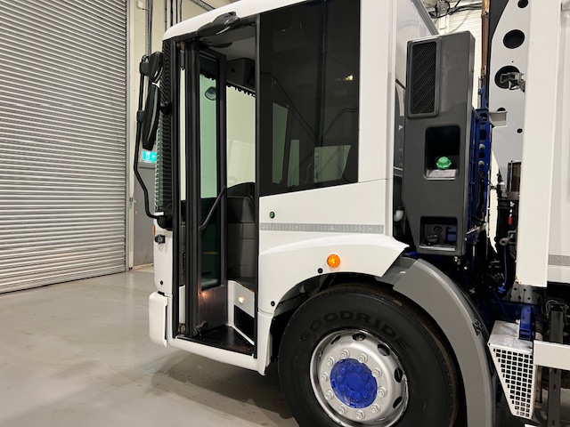 Mercedes Econic 2630 6×2 Refuse Bin Lorry