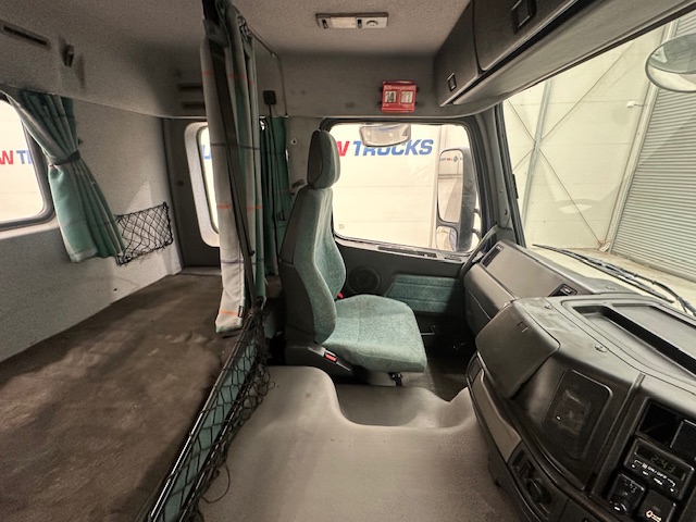 Volvo FM12 340 Rear Lift Sleeper Beavertail
