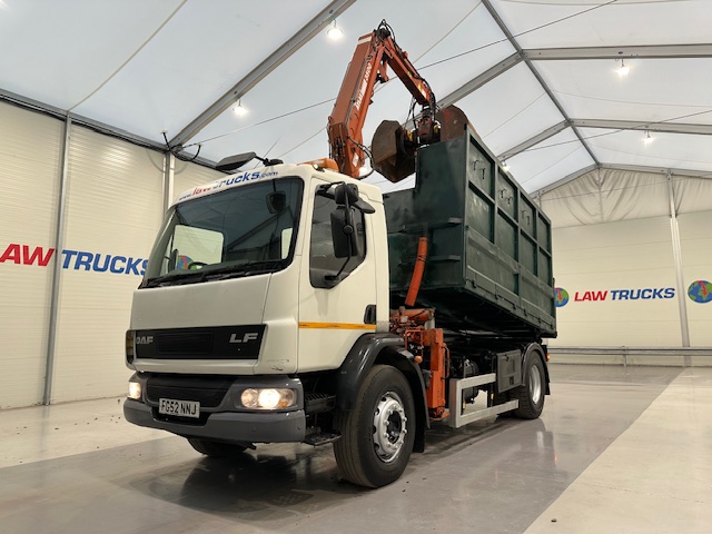 DAF LF55 220 4×2 Steel Tipper Grab Manual
