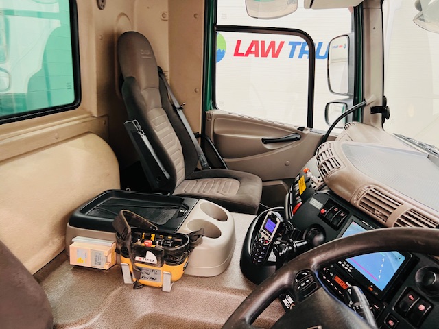 DAF CF75 310 Rear Lift Day Cab Dropside Brick Grab