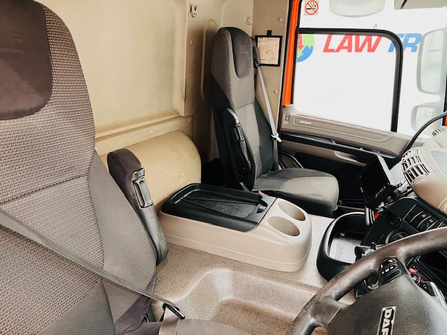 DAF CF75 310 6×2 Rear Lift Day Cab Curtainsider