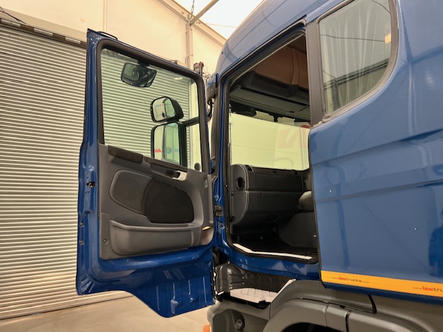 Scania G440 6×2 10 Tyre Sleeper Cab Curtainsider