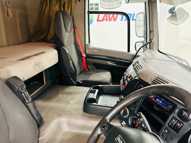 DAF CF75 310 6×2 Rear Lift Sleeper Cab Curtainsider