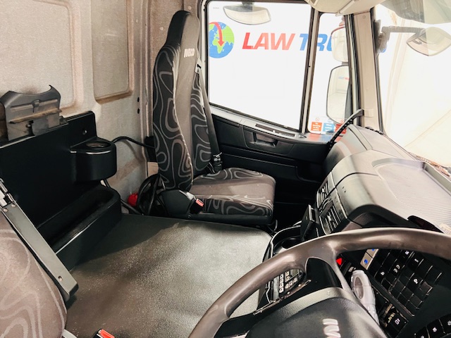 Iveco Stralis 310 AT 6×2 Box Van