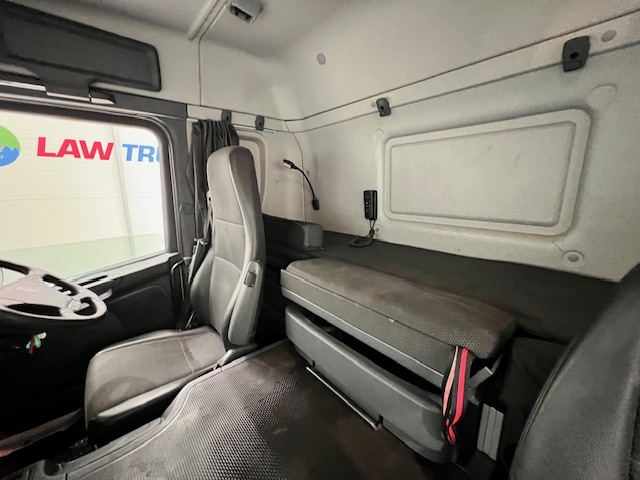 Scania P250 4×2 Sleeper Cab Fridge Box